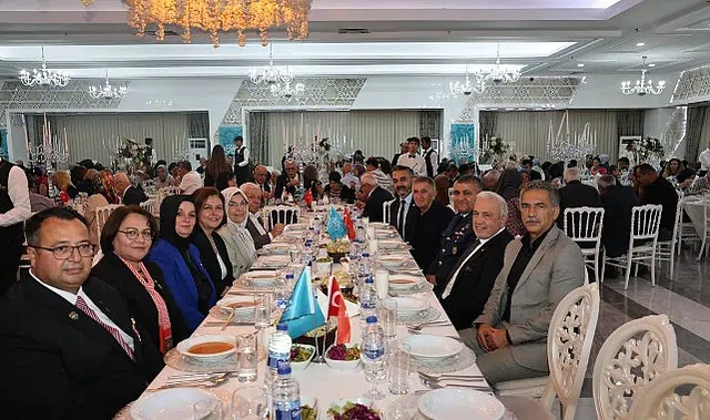 Nilüfer Belediyesi’nden şehit aileleri ve gaziler onuruna yemek