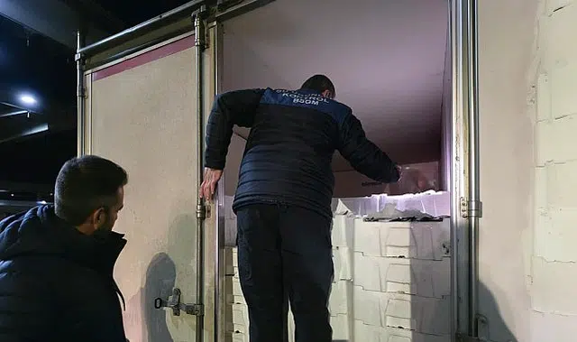 Buca Balık Hali’nde Gece Denetimi: Yasa Dışı Avlanan Su Ürünlerine El Konuldu