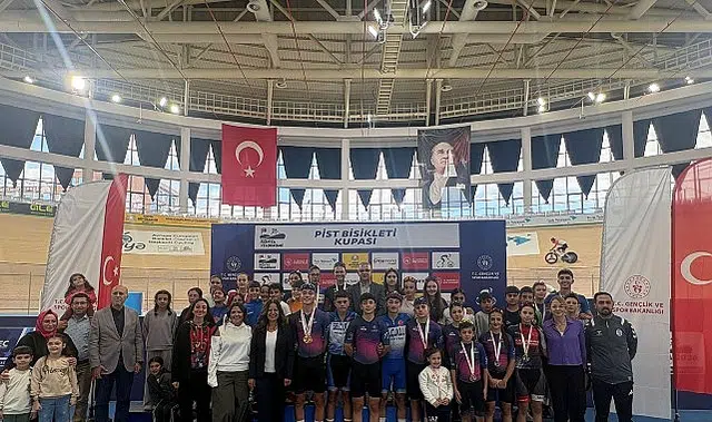 Pist Bisikleti Kupası’nın Genç Yıldızları Konya Velodromu’nda Pedal Çevirdi