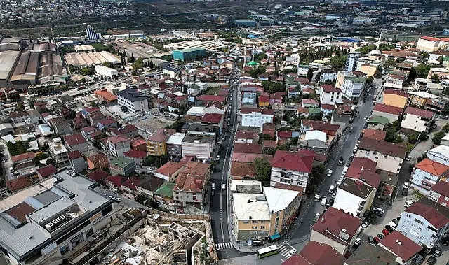 Dilovası’nda yollar yenileniyor, ulaşım rahatlıyor